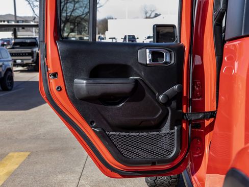 Used 2022 Jeep Gladiator Sport image 36