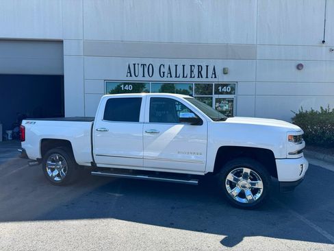 Used 2017 Chevrolet Silverado 1500 LTZ Z71 w/ LTZ Plus Package AWD/4WD image 2