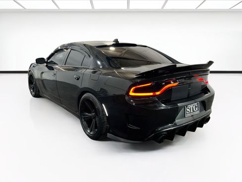 Used 2019 Dodge Charger R/T w/ Plus Group RWD image 6