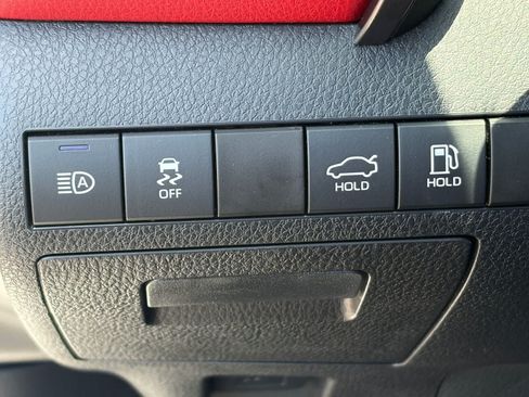 Used 2022 Toyota Camry XSE FWD image 9