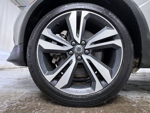 Used 2025 Volvo V60 B5 Cross Country Plus image 12