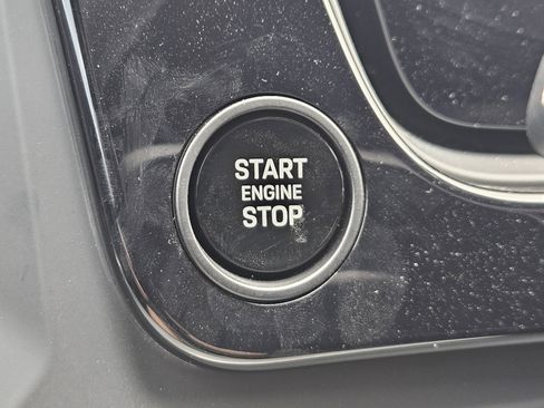 Used 2024 Porsche Cayenne S image 21