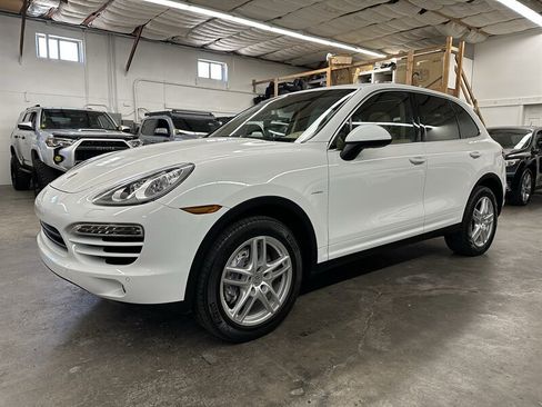 Used 2013 Porsche Cayenne Diesel AWD/4WD image 6