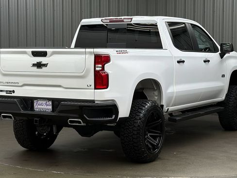 Used 2025 Chevrolet Silverado 1500 LT Trail Boss w/ Convenience Package II AWD/4WD image 5