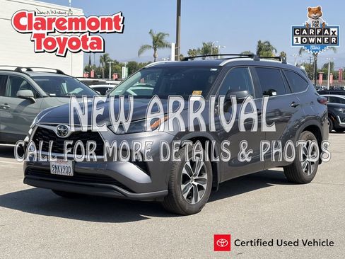 Used 2024 Toyota Highlander XLE FWD image 1