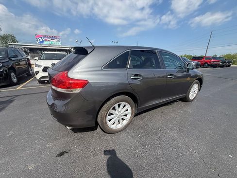 Used 2011 Toyota Venza w/ Comfort Pkg image 3