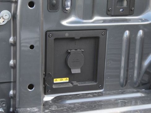 New 2025 Ford F150 Lariat w/ Equipment Group 501A Mid image 21