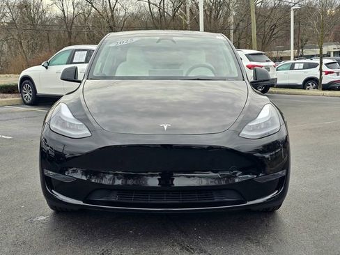 Used 2025 Tesla Model Y Long Range image 4