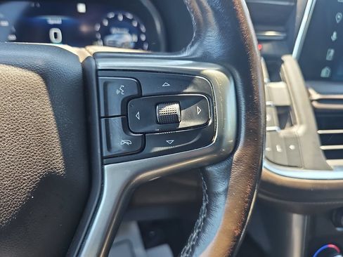 Used 2023 Chevrolet Suburban LT w/ Luxury Package AWD/4WD image 18