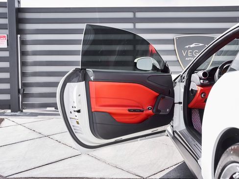 Used 2019 Ferrari GTC4Lusso image 31