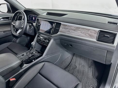 Used 2023 Volkswagen Atlas Cross Sport SE FWD image 28
