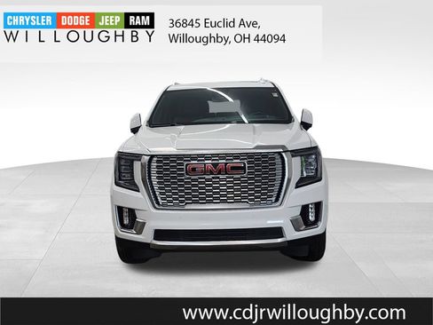 Used 2023 GMC Yukon Denali AWD/4WD image 2