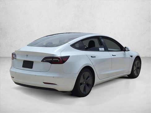 Used 2021 Tesla Model 3 Standard Range Plus RWD image 5
