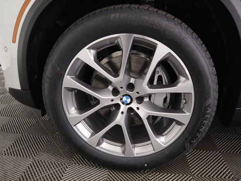New 2026 BMW X5 sDrive40i w/ Climate Comfort Package image 31