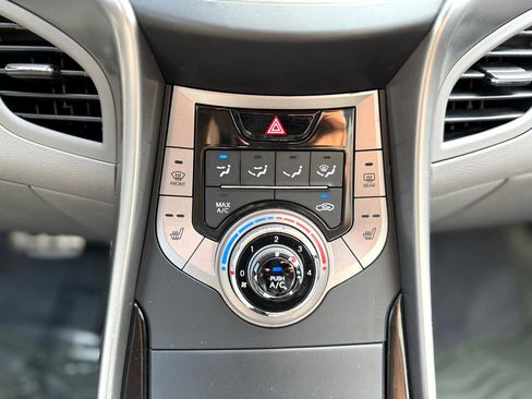 Used 2013 Hyundai Elantra SE image 12