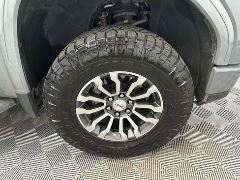 Used 2023 GMC Sierra 1500 AT4 w/ AT4 Premium Package AWD/4WD image 14