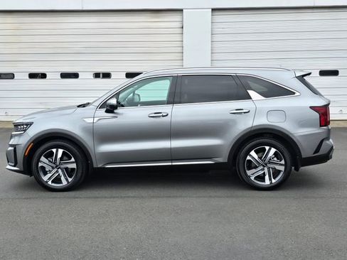Certified 2023 Kia Sorento SX Prestige AWD/4WD image 2