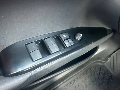 Used 2025 Toyota Camry SE FWD image 14