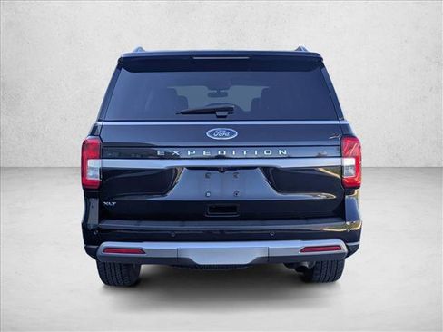 Used 2022 Ford Expedition XLT image 6