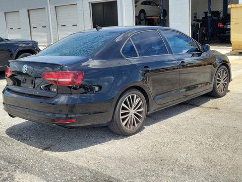 Used 2016 Volkswagen Jetta Sport FWD image 7