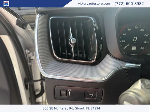 Used 2019 Volvo XC60 T5 R-Design image 30