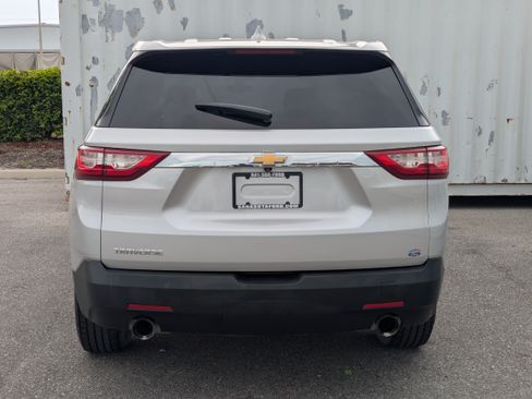 Used 2020 Chevrolet Traverse LS w/ LPO, Floor Liner Package FWD image 6