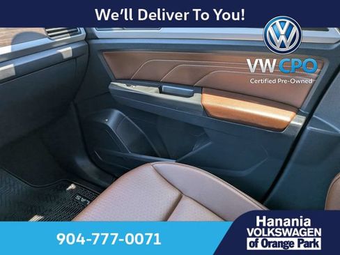 Certified 2023 Volkswagen Atlas SE w/ Black Wheel Package FWD image 15