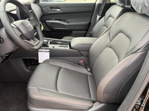 New 2026 Nissan Pathfinder SL FWD image 13