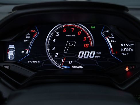 Used 2020 Lamborghini Huracan EVO image 17