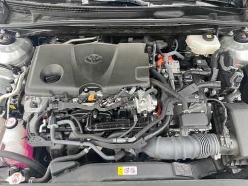 Used 2025 Toyota Camry LE FWD image 31