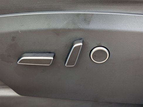 Used 2022 Tesla Model X Plaid image 16