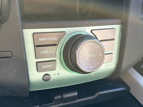 Used 2011 Honda Pilot Touring image 26