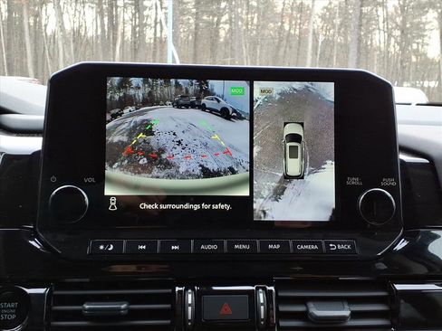 New 2025 Nissan Pathfinder SL w/ Black Appearance Package image 12