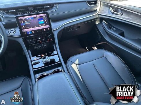Certified 2025 Jeep Grand Cherokee Limited image 18