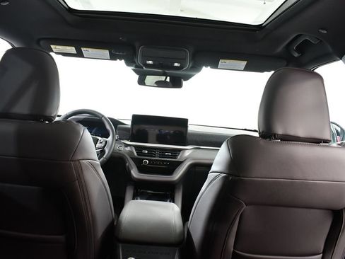 New 2026 Ford Explorer Platinum w/ LUX Leather Package AWD/4WD image 17