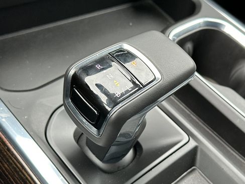 Used 2022 GMC Sierra 1500 Elevation w/ Elevation Premium Package image 28