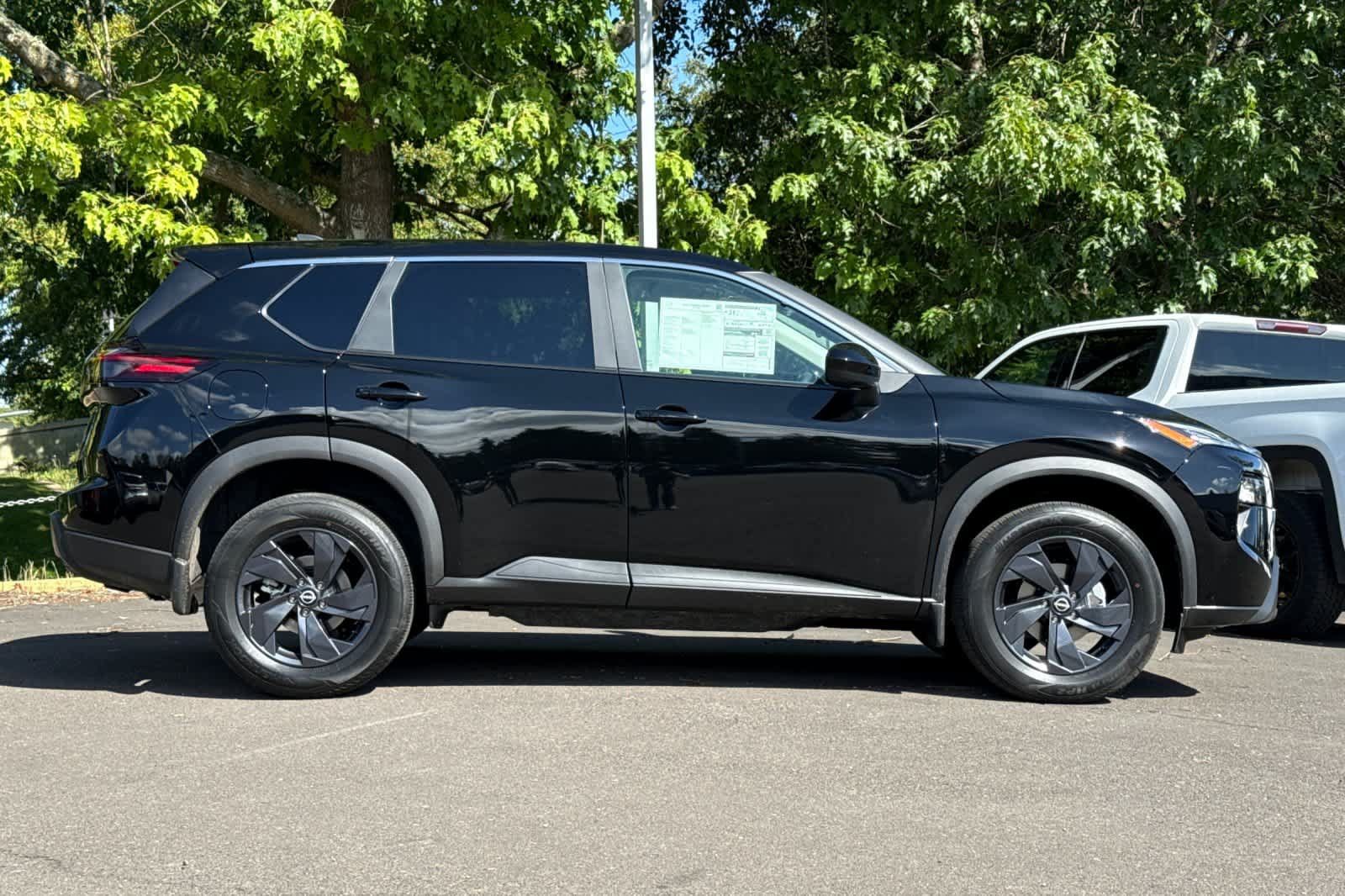 New 2026 Nissan Rogue SV AWD/4WD image 8