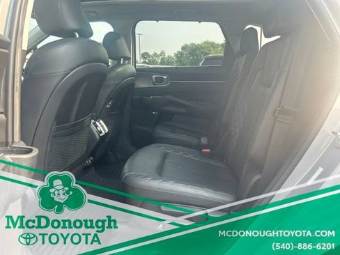Used 2023 Kia Sorento SX AWD/4WD image 11