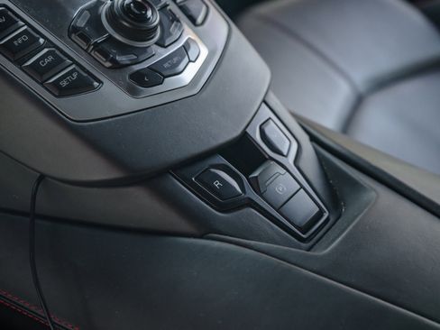 Used 2013 Lamborghini Aventador LP 700-4 image 26