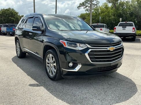 Used 2020 Chevrolet Traverse Premier FWD image 11