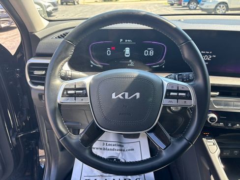 Used 2025 Kia Telluride S image 17
