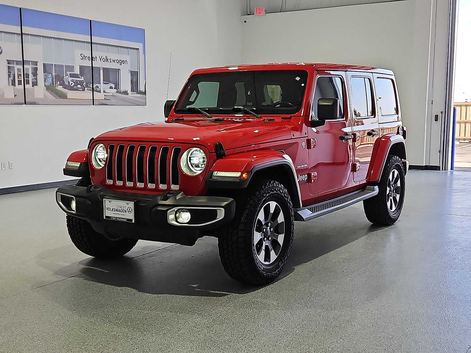 Used 2021 Jeep Wrangler Unlimited Sahara AWD/4WD image 4