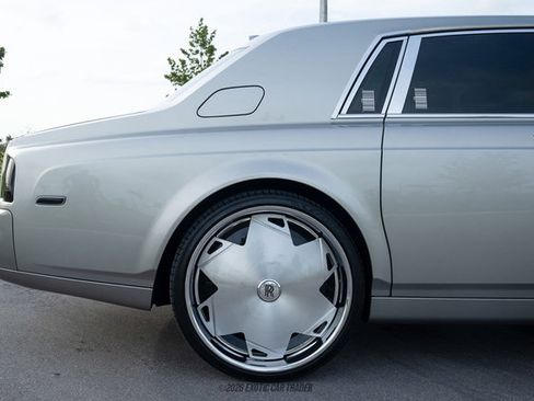 Used 2005 Rolls-Royce Phantom Sedan RWD image 10