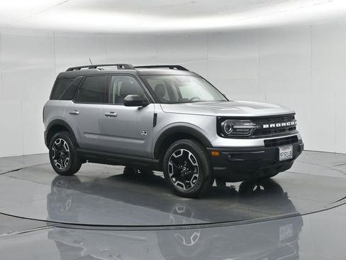 Certified 2022 Ford Bronco Sport Outer Banks w/ Tech Package AWD/4WD image 28