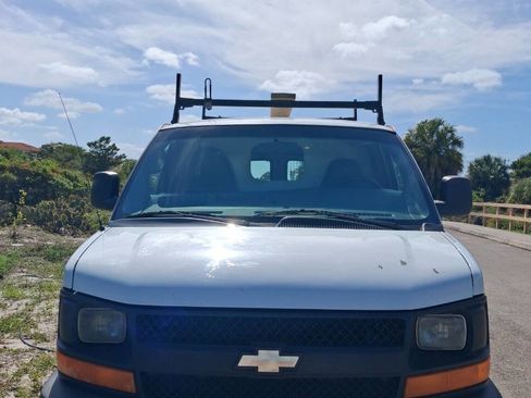 Used 2014 Chevrolet Express 1500 image 3