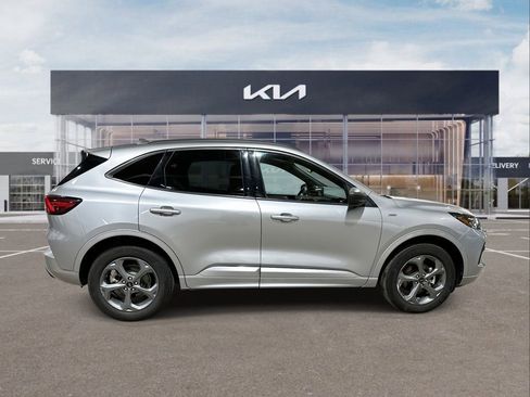 Used 2024 Ford Escape ST-Line image 9
