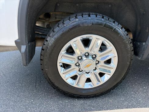 Used 2025 Chevrolet Silverado 2500 High Country w/ High Country Premium Package AWD/4WD image 24