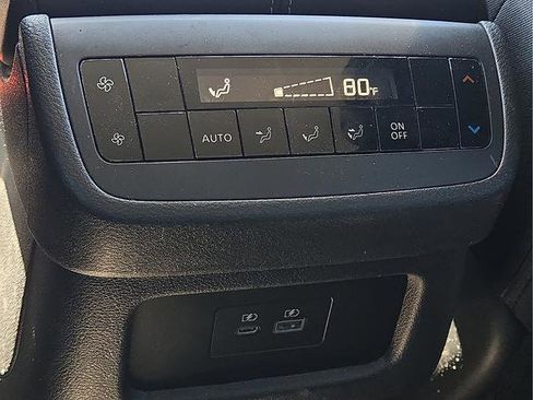 Used 2024 Nissan Pathfinder SV FWD image 11