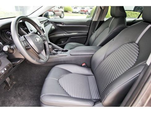 Used 2024 Toyota Camry SE w/ Convenience Package FWD image 6