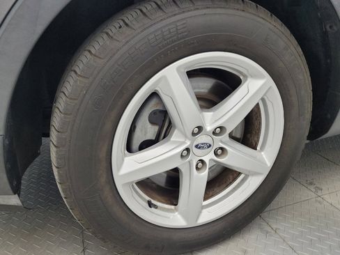 Used 2019 Ford Explorer XLT FWD image 31